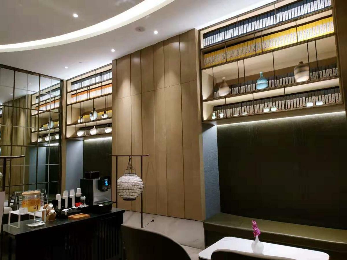 Metropolo, Wuhan, Wuchang Jiangtan Jiyuqiao Subway Station Екстериор снимка